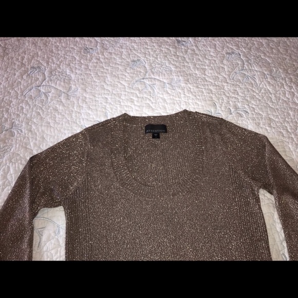 Women’s metallic gold long sleeved sweater - Picture 6 of 7